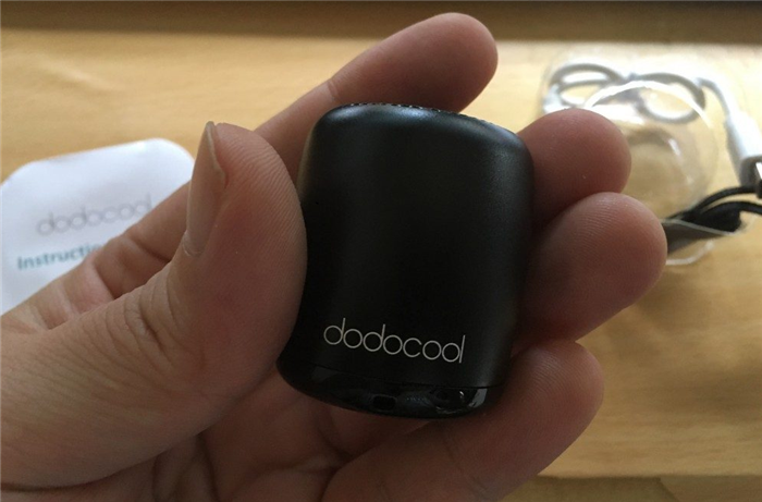 dodocool ミニワイヤレススピーカー　指でつまめるほど長小型