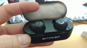 Blitzwolf　BW-FYE2 Bluetoooth5.0イヤホン　充電ケース